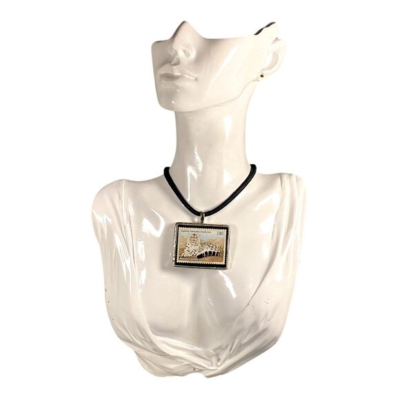 VTG Choker Necklace 14" Pendant UN 1993 Snow Leopard Stamp Cord Y2K Indie Boho - Picture 4 of 16